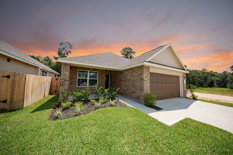 Photo of 16904 Hazelnut Drive, Conroe, TX 77302 (MLS # 60103772)