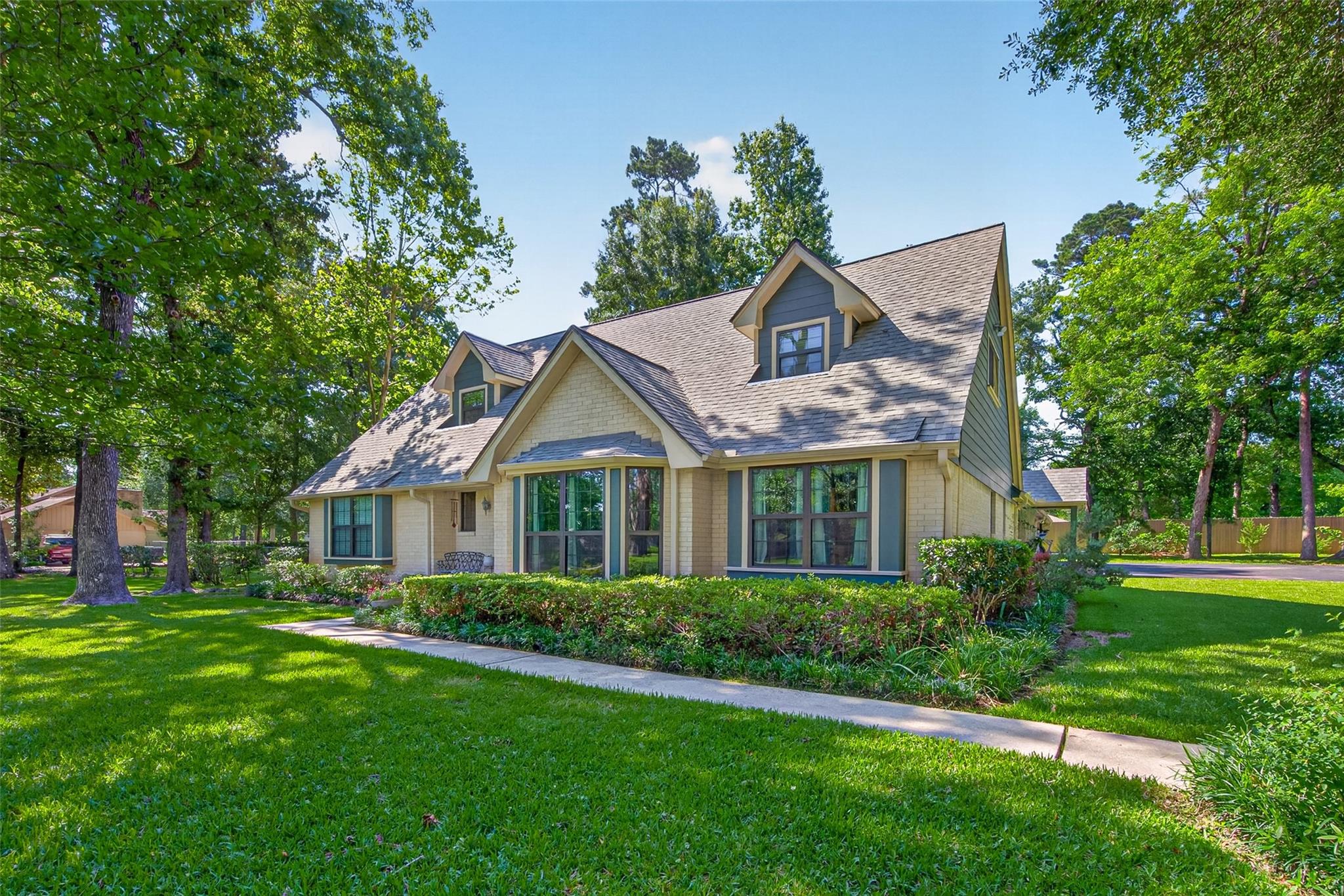 1620 Palomino Lane
