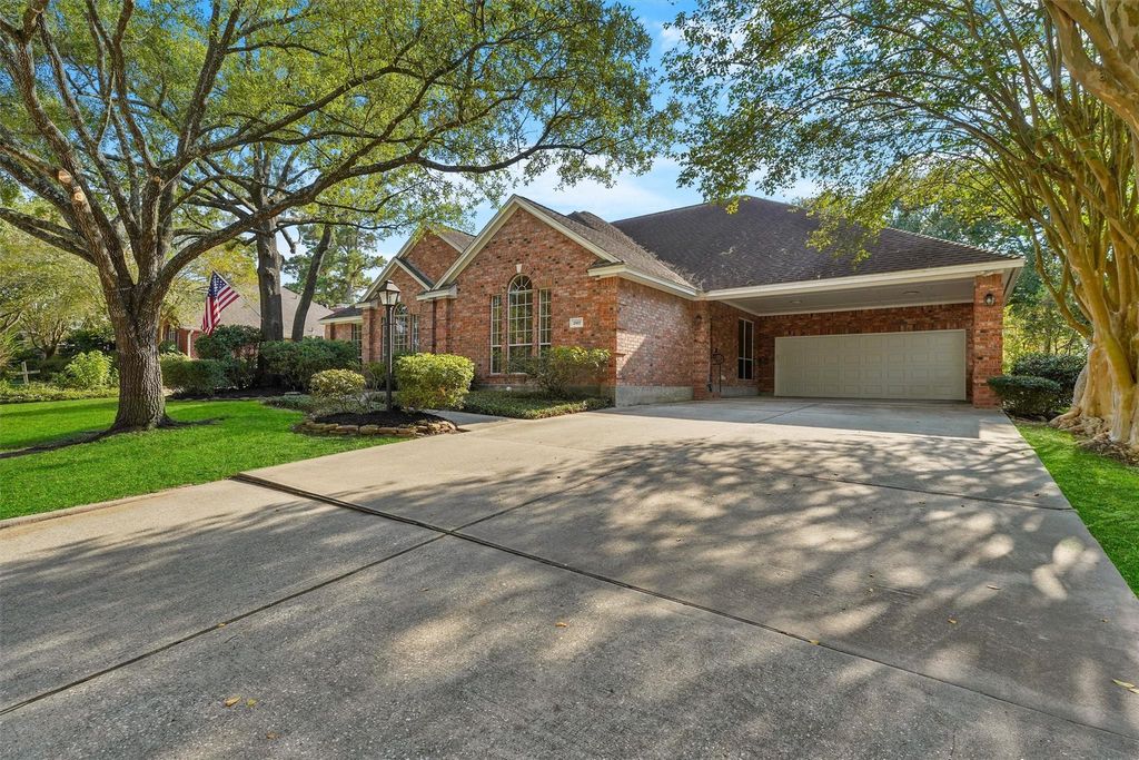 Photo of 20403 Atascocita Shores Drive, Humble, TX 77346 (MLS # 83298390)