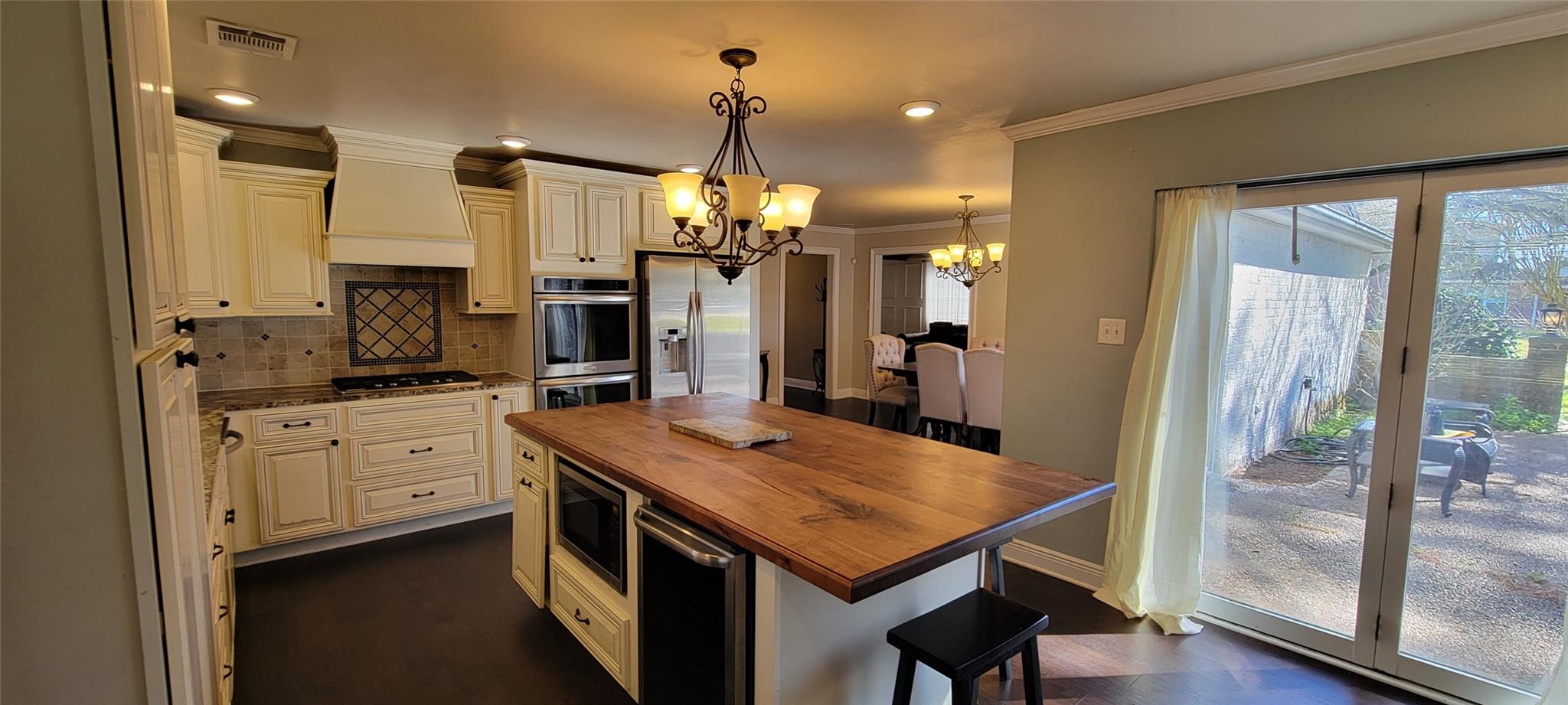 210 W Castle Harbour Drive