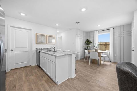 Tiny photo for 6005 Pineapple Street, Houston, TX 77048 (MLS # 77496902)