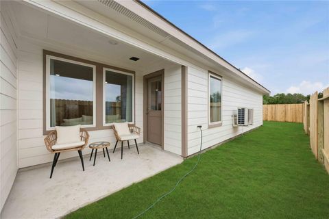 Tiny photo for 6005 Pineapple Street, Houston, TX 77048 (MLS # 77496902)