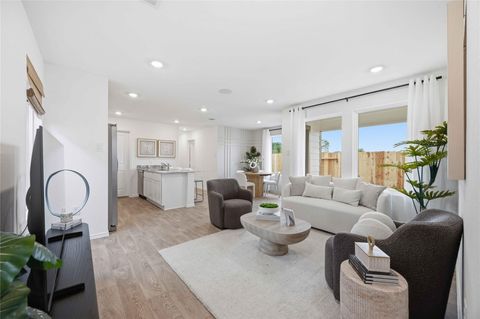 Tiny photo for 6005 Pineapple Street, Houston, TX 77048 (MLS # 77496902)