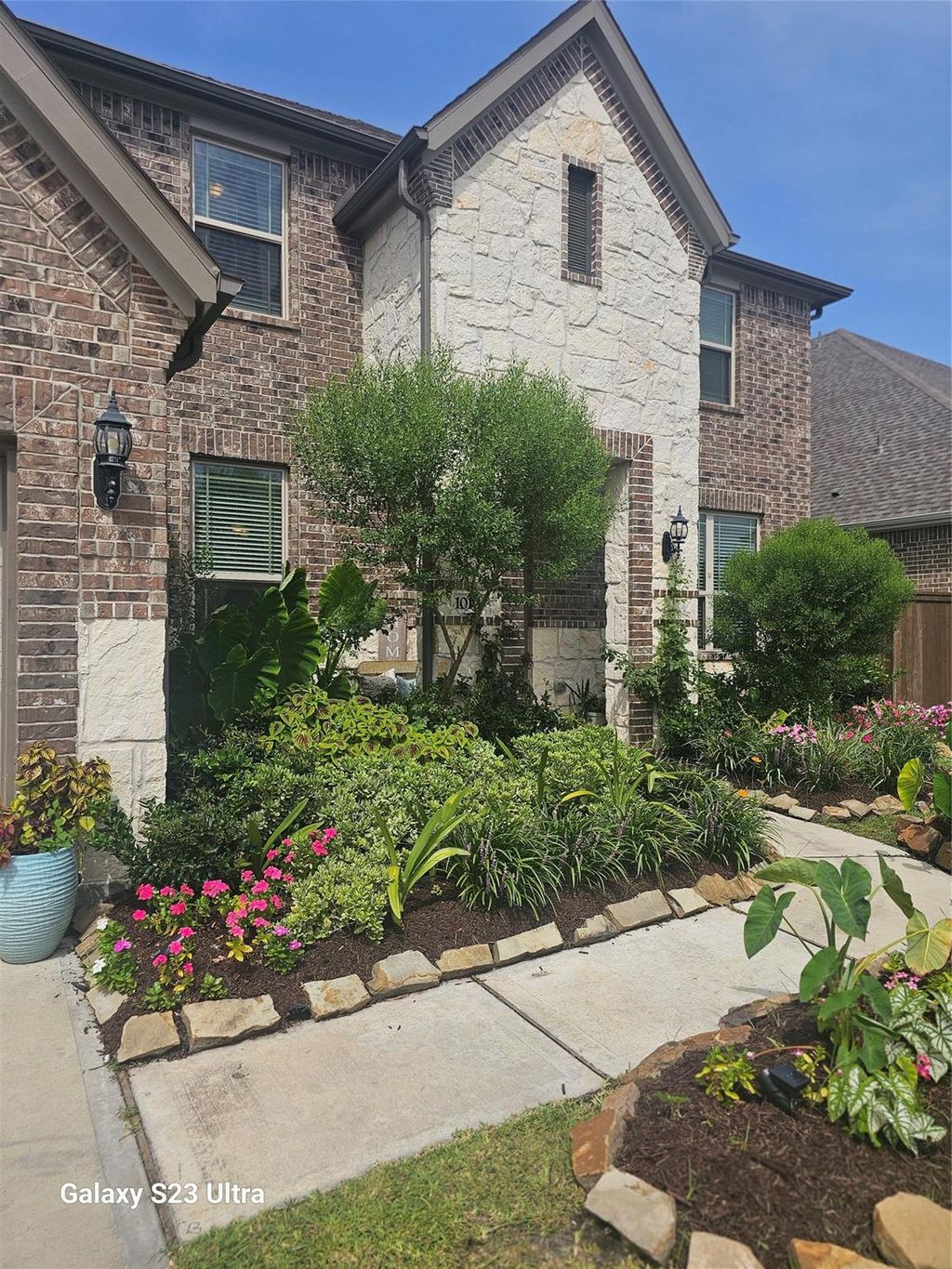 Photo of 1013 Goose Creek Street, Webster, TX 77598 (MLS # 94900452)