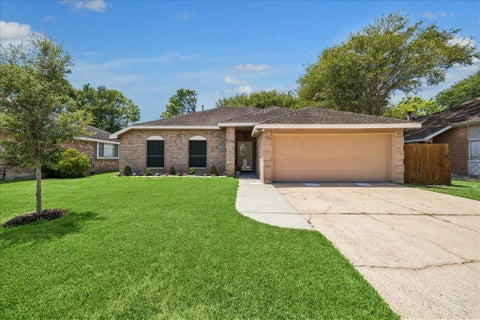 Homes For Sale - 4330 Glen Avon Drive<br/> Pasadena, TX 77505