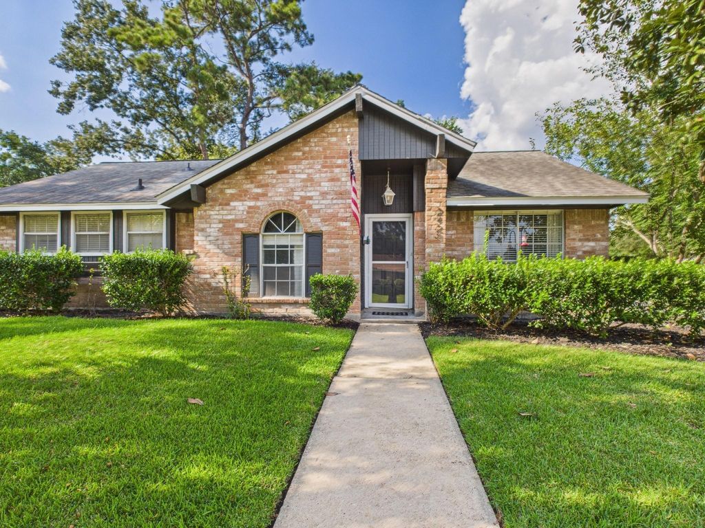 Photo of 2423 Tinechester Drive, Houston, TX 77339 (MLS # 24653537)