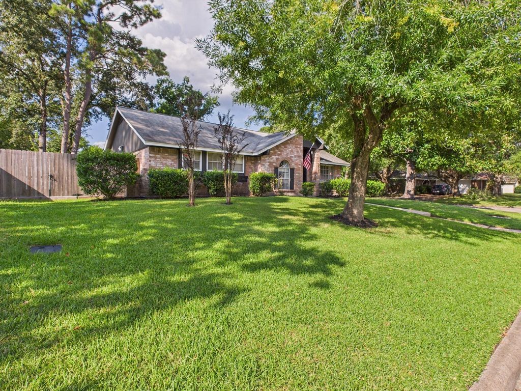 Photo of 2423 Tinechester Drive, Houston, TX 77339 (MLS # 24653537)