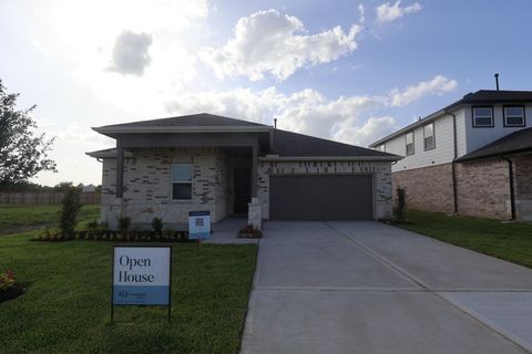 Homes For Sale - 335 West Rose Marie Lane<br/> Montgomery County, Montgomery, TX 77356