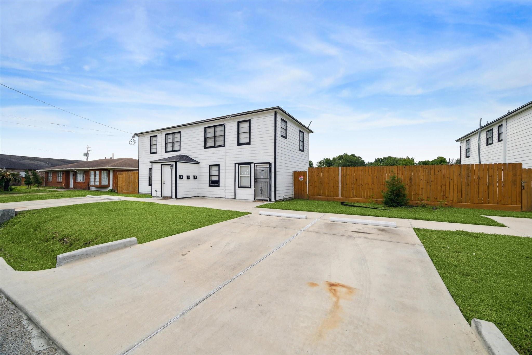 904 Beverly Ave/1009 Witter St