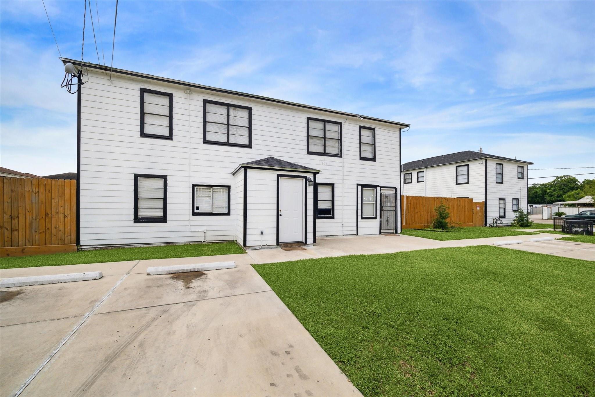 904 Beverly Ave/1009 Witter St