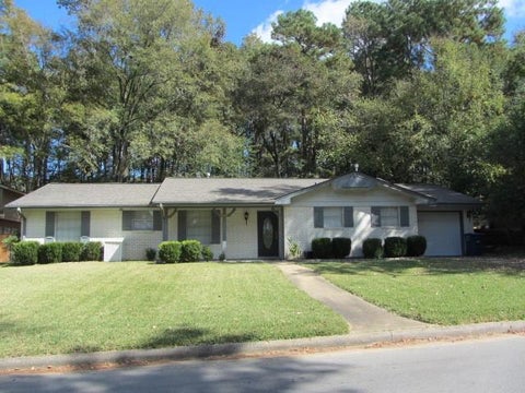 Photo of 909 Broadmoor Drive, Huntsville, TX 77340 (MLS # 8010237)
