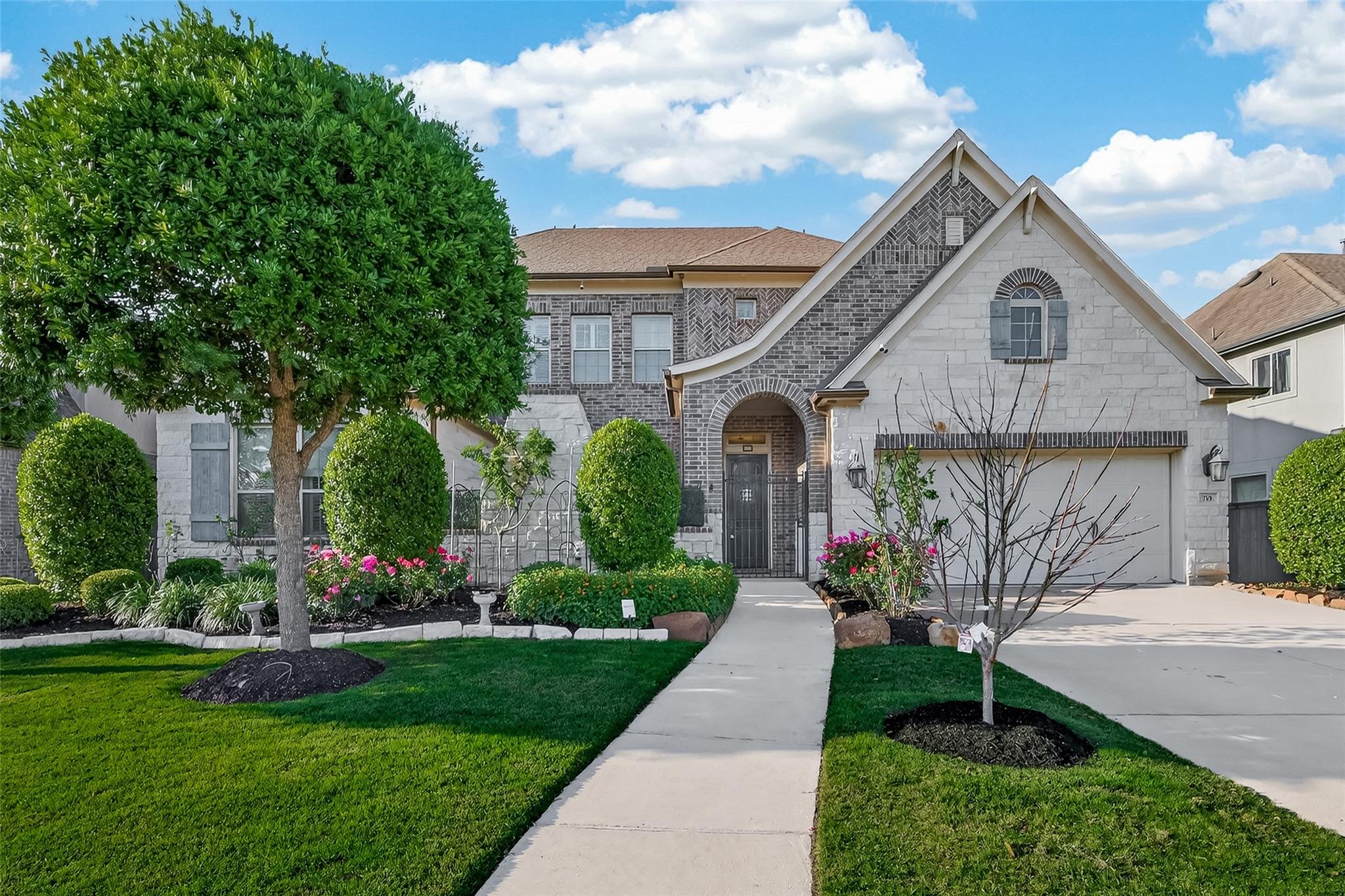 718 Sundance Glen Way