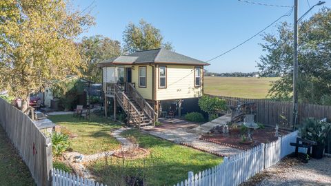 Photo of 2616 Avenue H, Dickinson, TX 77539 (MLS # 25560810)