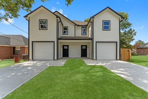 Photo of 8205 Carver Road, Houston, TX 77088 (MLS # 14060558)