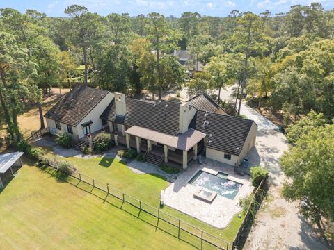 Homes For Sale - 4 Del Oro Court<br/> Harris County, Baytown, TX 77521