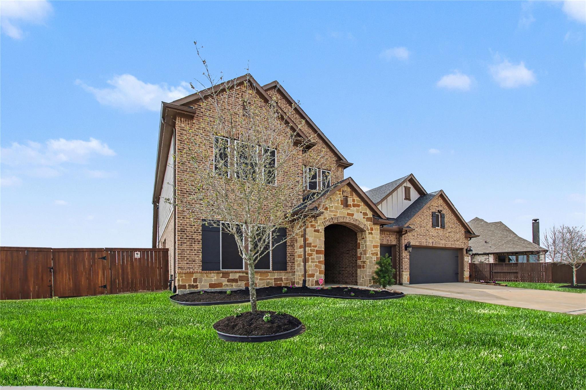 6911 San Bernard Trail