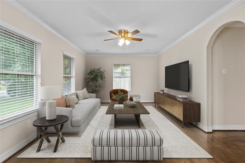 Photo of 804 Valerie Avenue, Pasadena, TX 77502 (MLS # 87937558)