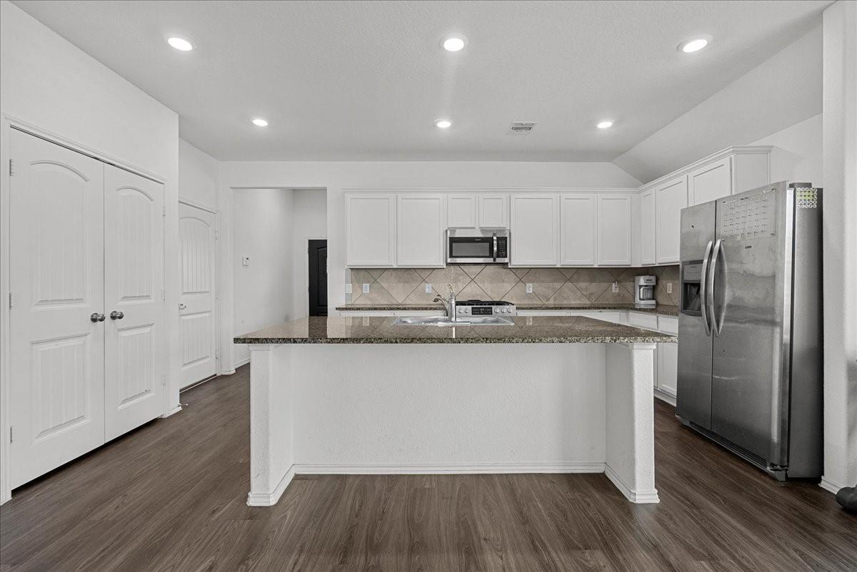 630 Harbor Colony Lane