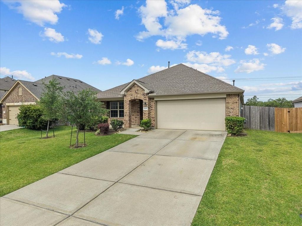 Photo of 630 Harbor Colony Lane, La Marque, TX 77568 (MLS # 39233578)
