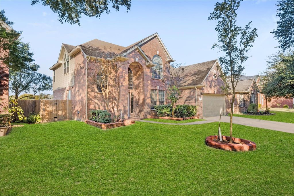 Photo of 434 Williams Landing Drive, Sugar Land, TX 77479 (MLS # 62080729)
