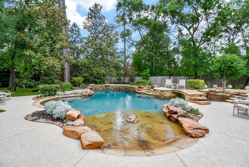 Photo of 11910 Heritage Lane, Houston, TX 77024 (MLS # 53526794)