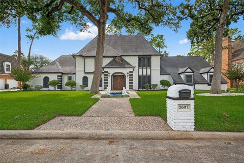 Photo of 5607 Pebble Springs Drive, Houston, TX 77066 (MLS # 58977766)