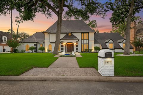 5607 Pebble Springs Drive Houston TX 77066