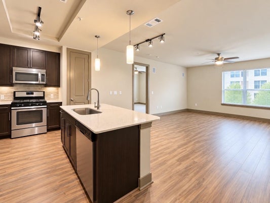 10402 TOWN AND COUNTRY WAY APT 501, HOUSTON, TX 77024 - Image bf59c48c8e8e8e0d731d30abaebe23ba/3036326223
