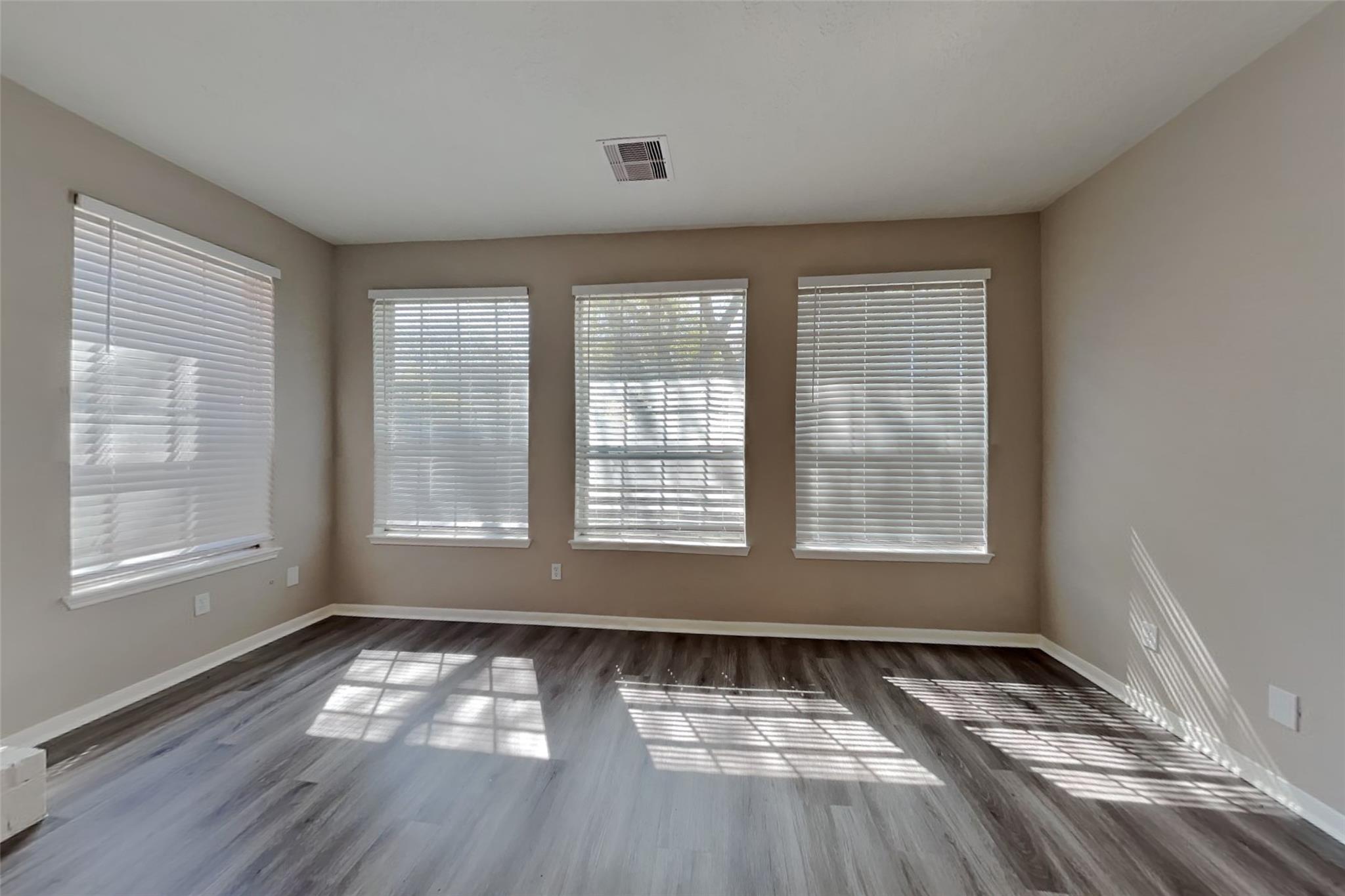 814 Hyacinth Place