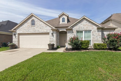 Homes For Sale - 14522 Round Mountain Drive<br/> Houston, TX 77090