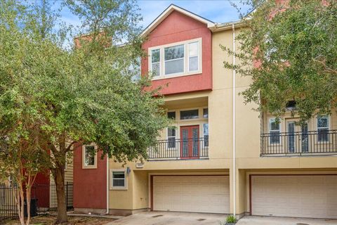 Photo of 1033 W 23rd Street, Houston, TX 77008 (MLS # 9939718) Photo of 1033 W 23rd Street, Houston, TX 77008 (MLS # 9939718)