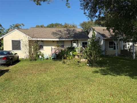 Photo of 28 17th Avenue N, Texas City, TX 77590 (MLS # 71583436)