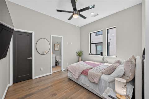 Tiny photo for 607 Memorial Heights Drive, Houston, TX 77007 (MLS # 16297655)