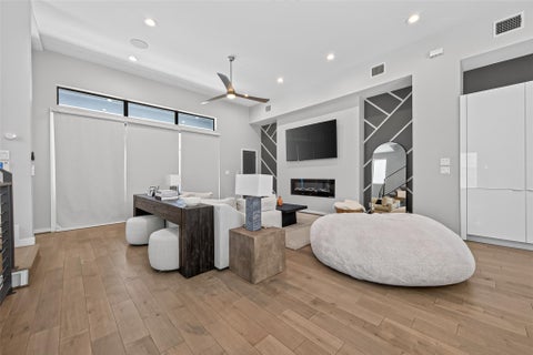 Tiny photo for 607 Memorial Heights Drive, Houston, TX 77007 (MLS # 16297655)