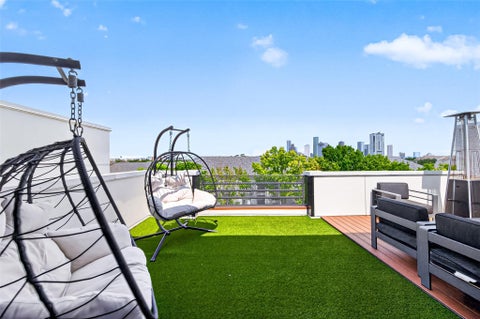 Tiny photo for 607 Memorial Heights Drive, Houston, TX 77007 (MLS # 16297655)
