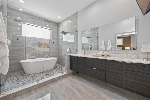 Tiny photo for 607 Memorial Heights Drive, Houston, TX 77007 (MLS # 16297655)