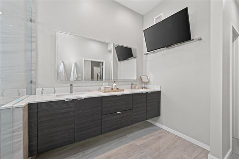 Tiny photo for 607 Memorial Heights Drive, Houston, TX 77007 (MLS # 16297655)