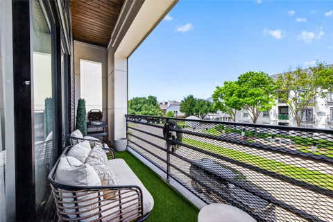 Tiny photo for 607 Memorial Heights Drive, Houston, TX 77007 (MLS # 16297655)