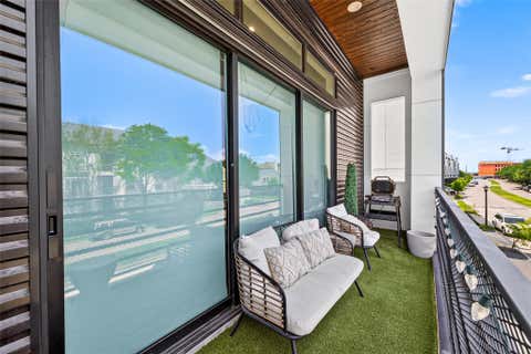 Tiny photo for 607 Memorial Heights Drive, Houston, TX 77007 (MLS # 16297655)