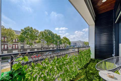 Tiny photo for 607 Memorial Heights Drive, Houston, TX 77007 (MLS # 16297655)