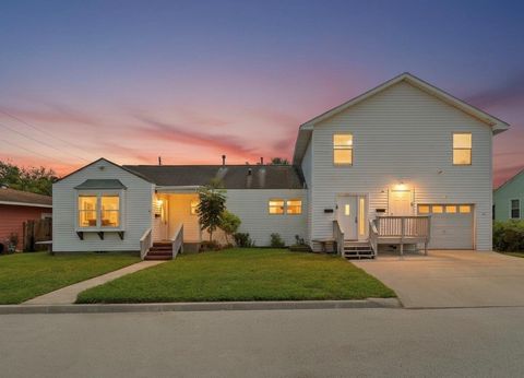 5311 Perry Avenue Galveston TX 77551