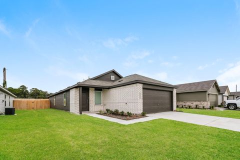 Photo of 7907 Meadow Cranesbill Drive, Houston, TX 77016 (MLS # 10325356)