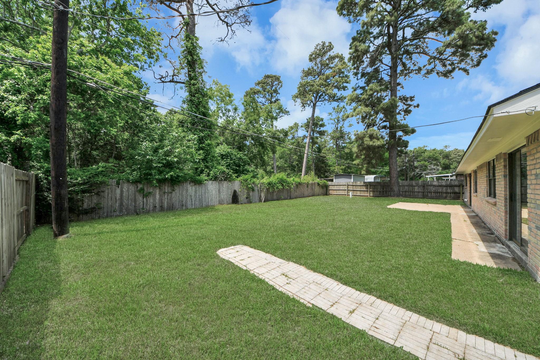7427 Willow Oak Drive