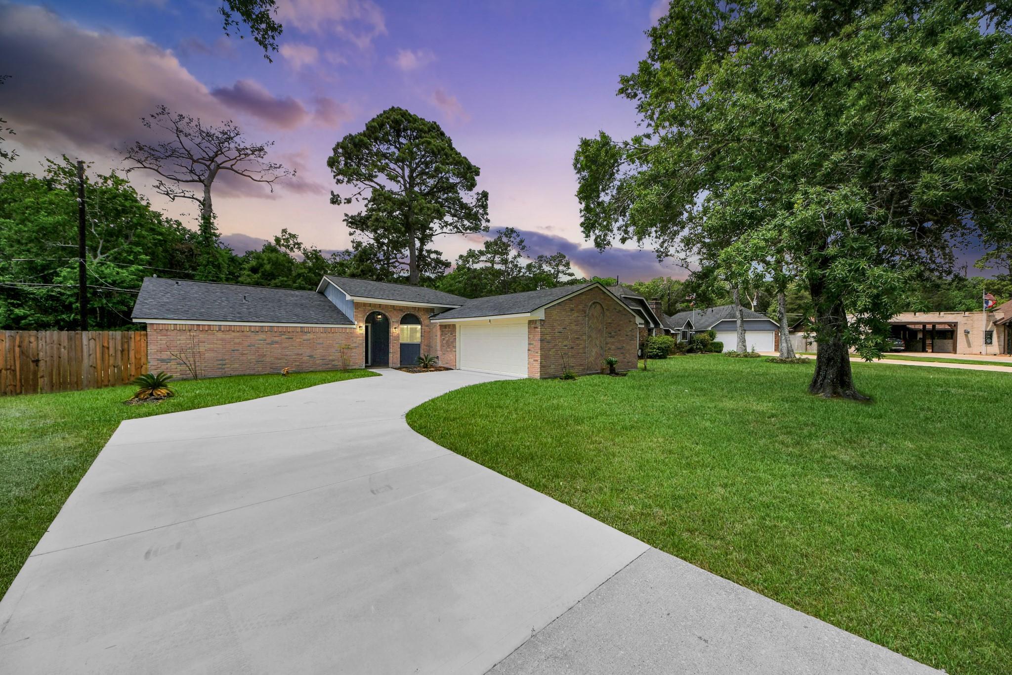 7427 Willow Oak Drive