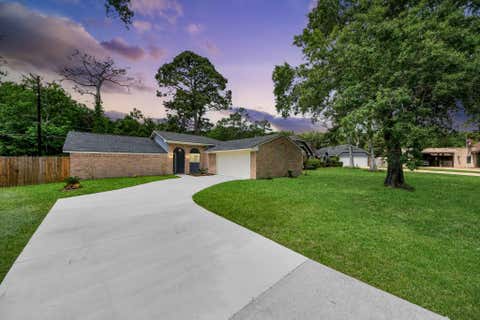 Homes For Sale - 7427 Willow Oak Drive<br/> Baytown, TX 77521