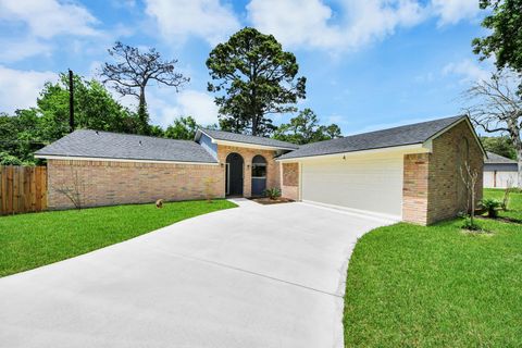 Photo of 7427 Willow Oak Drive, Baytown, TX 77521 (MLS # 88215743)