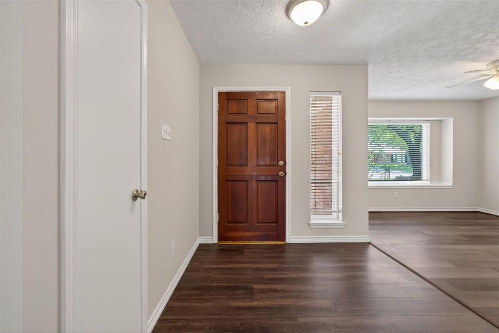 Photo of 5619 Fawn Trail Lane, Humble, TX 77346 (MLS # 95861934)