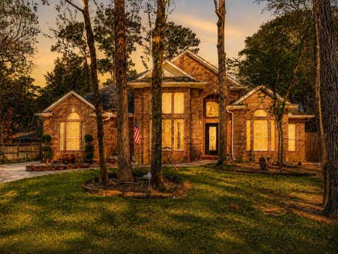 Homes For Sale - 715 Somerset Street<br/> Conroe, TX 77302
