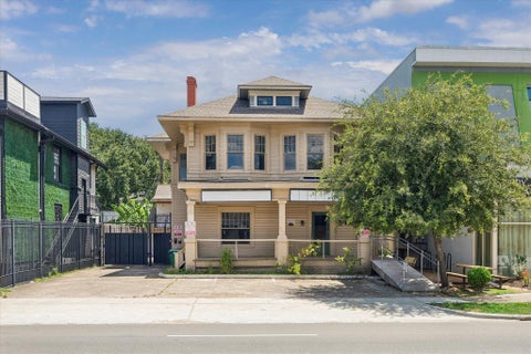 Photo of 239 Westheimer Road, Houston, TX 77006 (MLS # 28615710)