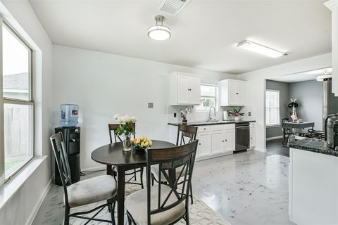 Photo of 1604 Redbud Grove Ct Court, Conroe, TX 77301 (MLS # 46345918)